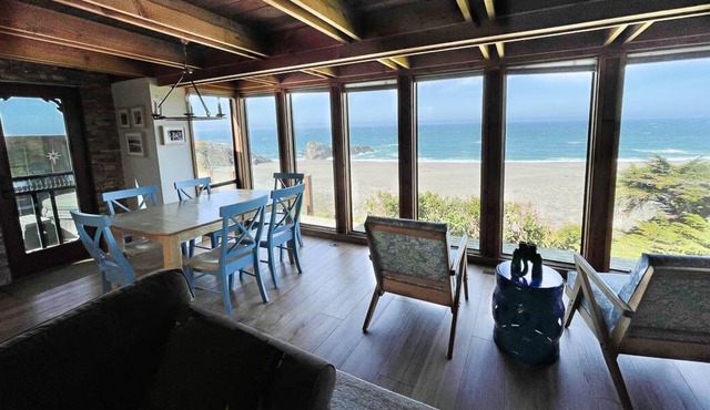 Your Oceanfront Experience - Hot Tub - Lovely Fenced Courtyard