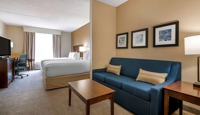 Your Orlando Adventure Starts Here! Pets Allowed and Outdoor Pool, Near SeaWorld