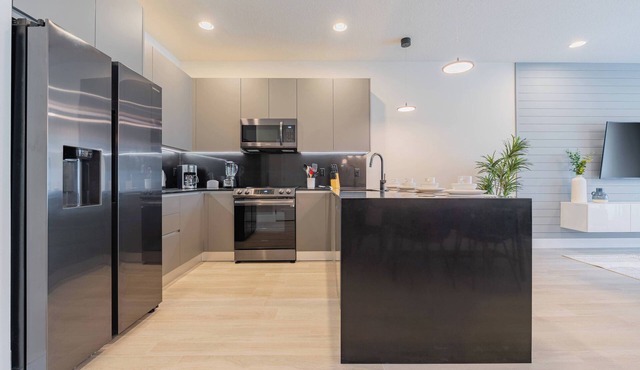 Your Orlando Retreat: Warm and Welcoming Townhome