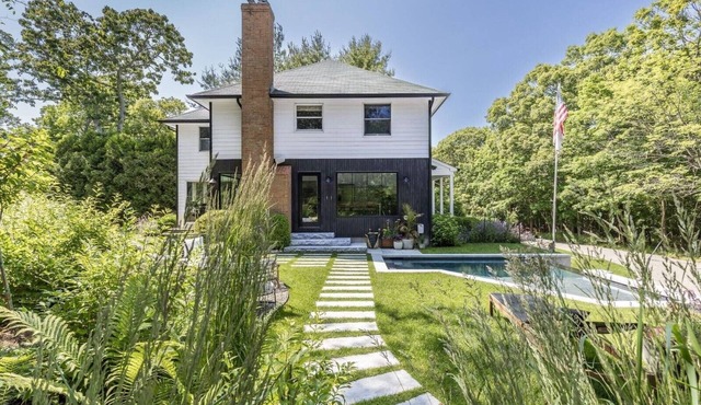 Your Own Amagansett Escape - Infinity Pool, Lush Gardens, Walk to the Beach