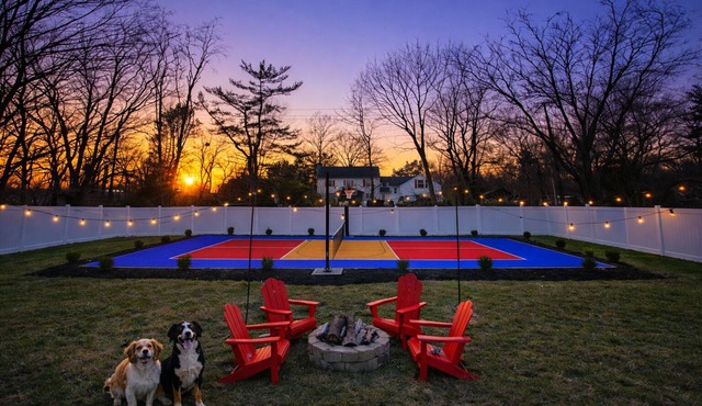 Your Own Pickleball Oasis | Groups & Pets Welcome| 3 King Beds