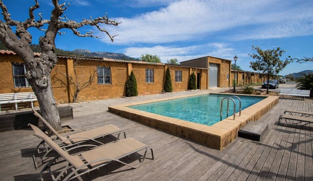Your own private estate just 20km from Salou!