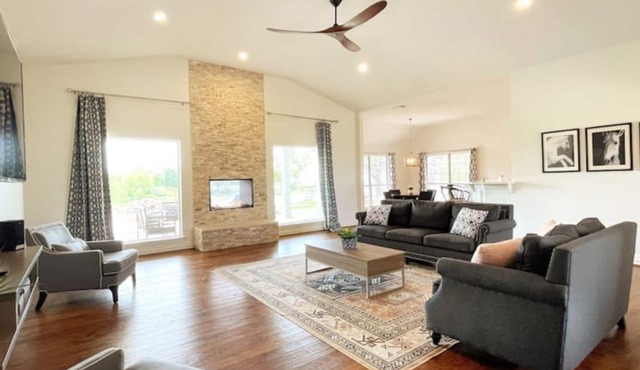 Your own Private Farmhouse on Stunning Horse Ranch