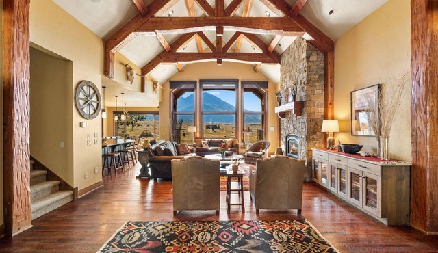 Your own private Mountain Lodge - Rugged Montana Views With Year Round Access