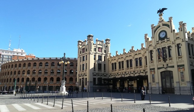 YOUR PAUSE IN VALENCIA Center. July and August 10%. Discount