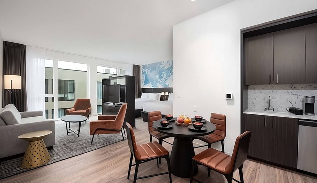 Your Peak Experience in Oregon! 2 Relaxing Units, Kitchenette, Pets Allowed!