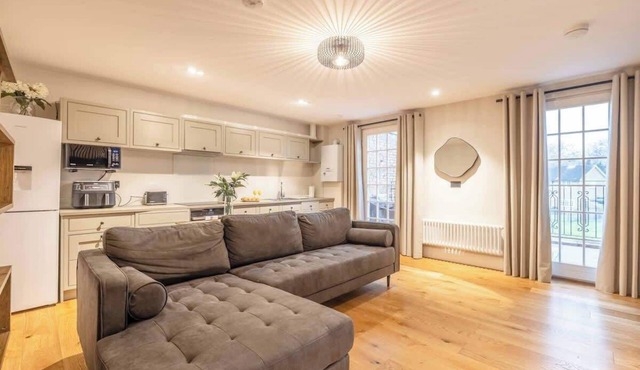 Your Perfect 1-Bed Escape in Windsor