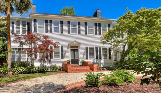 Your perfect getaway nestled in the heart of Aiken.