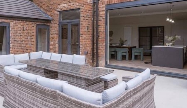 Your perfect holiday home. City Centre + Hot tub