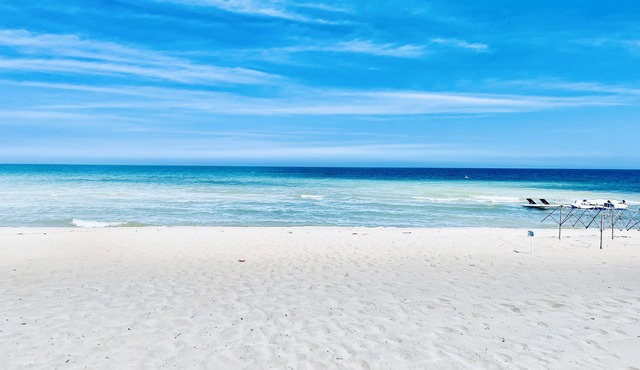 Your perfect sandy beach trip! A few late summer discounted short stays left.