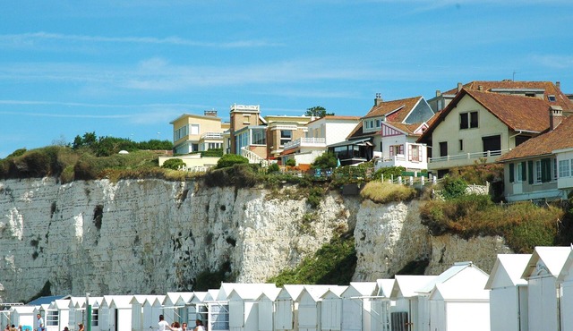 Your perfect seaside escape for 6 with sea view, gym & AC in Criel-sur-Mer