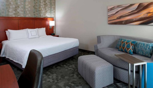 Your Pet-Friendly Vacation Space Near Harley-Davidson Factory! Airport Shuttle!