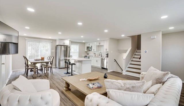 Your Private 4 BEDR, 3 LVL, Completely Renovated Home w/Attached 2-Car Garage