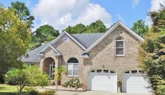 Your private apt studio 5 min drive to the beach! 25 min to Historic Wilmington!