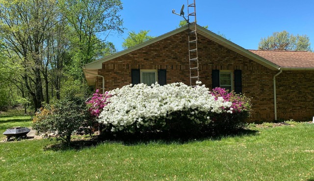 Your Private Country Escape 1/2 mile from Rend Lake – A Hidden Gem!