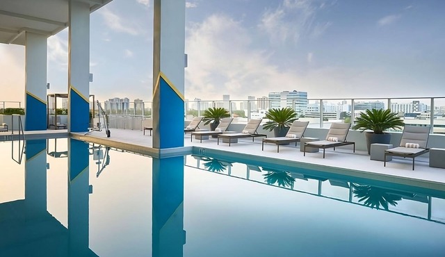 Your Private Luxury Escape! Rooftop Swimming Pool, Pets Allowed!
