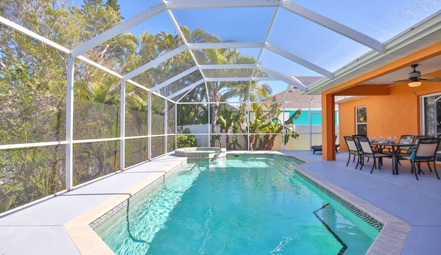 Your Private Oasis w/Heated Pool, 3 Miles To Anna Maria, No-See-Um Screen