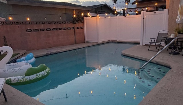 Your Private Pool Getaway, Gourmet Kitchen, Serene Stay Near Everything!
