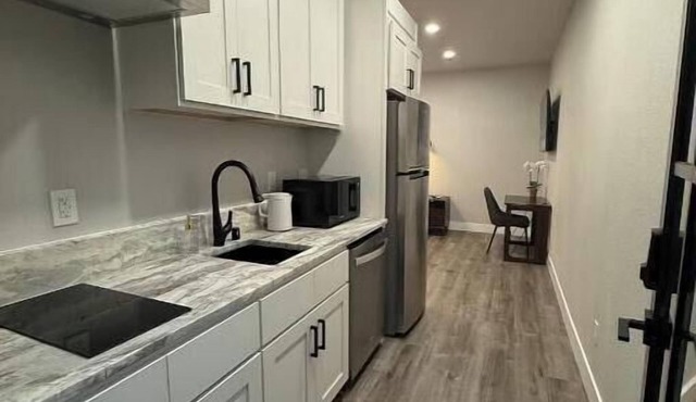 Your Private Retreat in Upscale Roseville - Newly Built