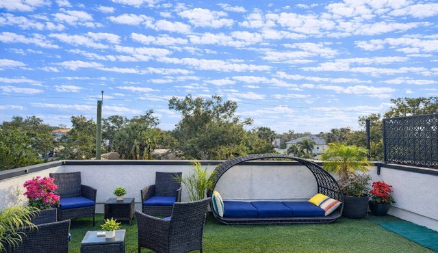 Your Private Rooftop Holiday Retreat Dwntn Tampa