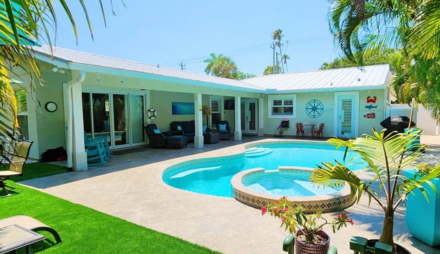 Your private slice of Paradise for your special get away in a 5 star home.