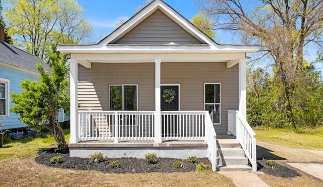 Your Private Urban Getaway Home minutes to Uptown Charlotte NC 3beds, 2 bath