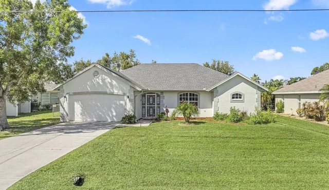 Your property to relax - "Oak on the Water", Waterfront, Golf, Fishing, Bike