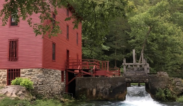 Your Relaxing Getaway Awaits! Pet-Friendly Cabins, Free Parking