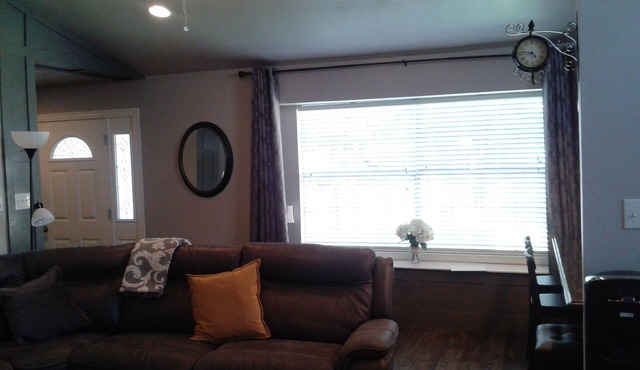 Your Retreat in Austin - Relax & enjoy free Netflix movies Pet Stays for Free !