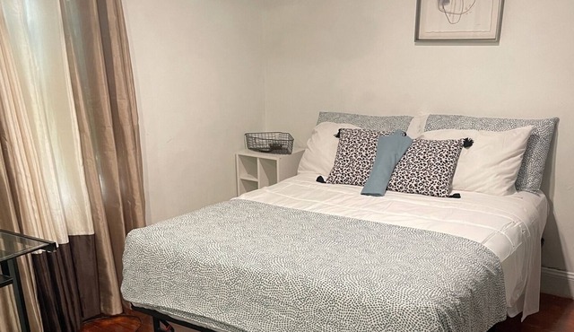 Your room away from home in Rosi! 3 minutes from commuter rail