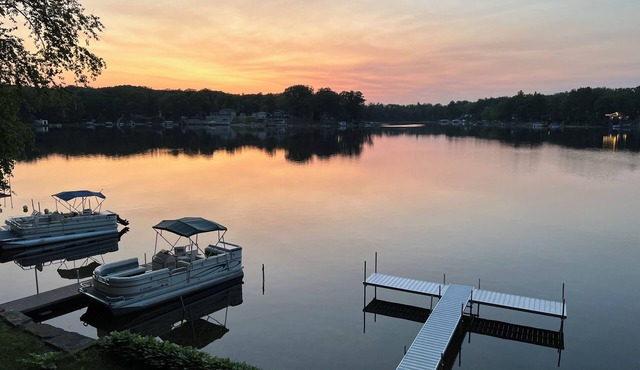 Your rustic lakeside retreat awaits at Goldens on the Lake!
