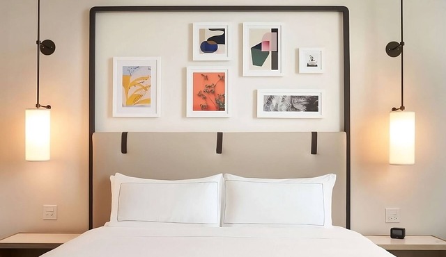 Your Slice of Paradise! Pets Allowed, Kitchenette, Rooftop Swimming Pool!