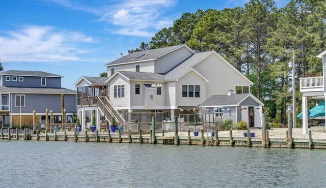 Your Song - Gorgeous Waterfront in Captain's Cove!