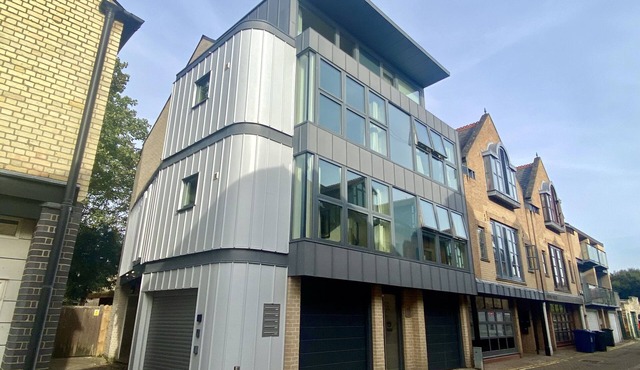 Your Space Apartments - Cambridge Place