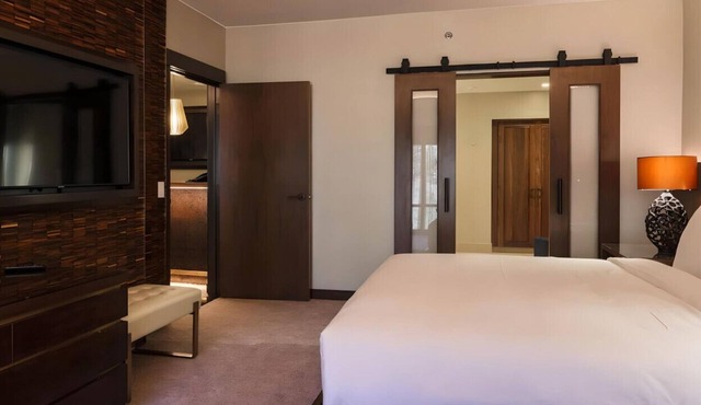 Your Spacious Getaway w/ a King Bed! Spa, Bar