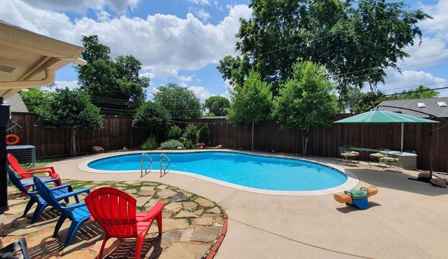 Your Spacious Private Getaway with Pool , 5 bedrooms, sleeps up to 12 guests