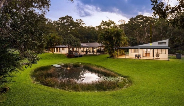 Your tranquil escape by the lake. Minutes from Noosa and sunny coast beaches.
