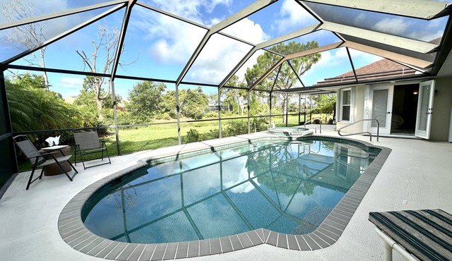 Your Tropical Oasis Awaits! Private home perfect for families.