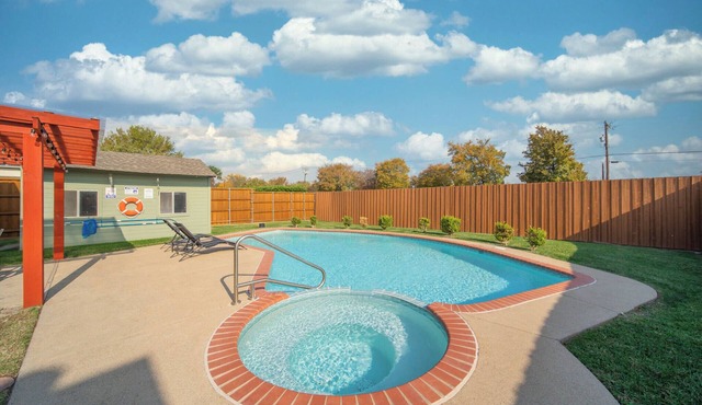 Your Ultimate Getaway: 5-Bedroom Retreat with Pool and More