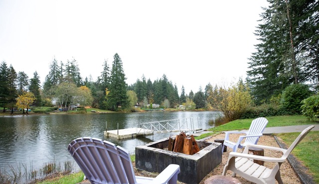 Your Ultimate Waterfront Getaway!