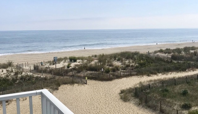 Your Vacation Paradise! Ocean Front! Pets Welcome! Off Season Weekends!