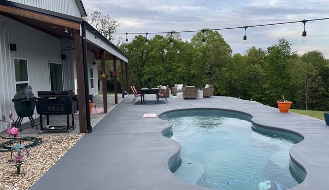 Your very OWN Paradise with private pool and hot tub!