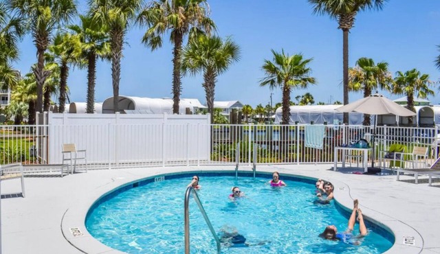 YOUR WATERFRONT GETAWAY ON THE GULF