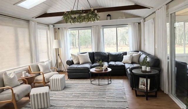 Your World Cup Home Base! Comfortable 3-bedroom house + large yard