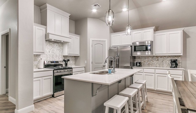Your Yukon Haven. New Home in Great Location!
