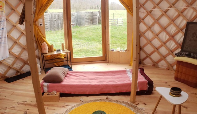 Yourte à 15 Minutes du lac de Paladru. Vue sur les Montagnes, Dépaysement Assuré