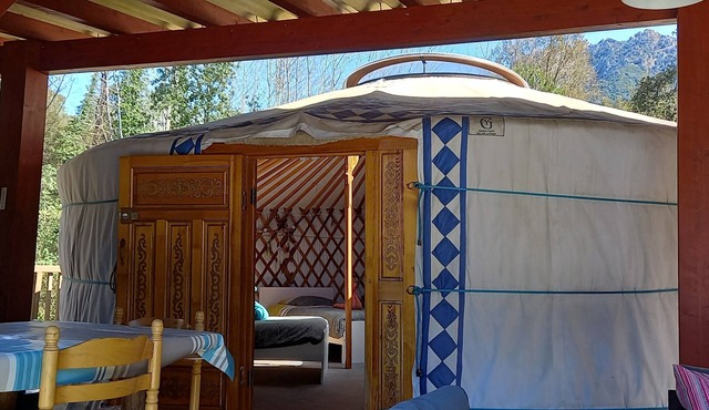 Yourte Confort au Calme Avec Piscine