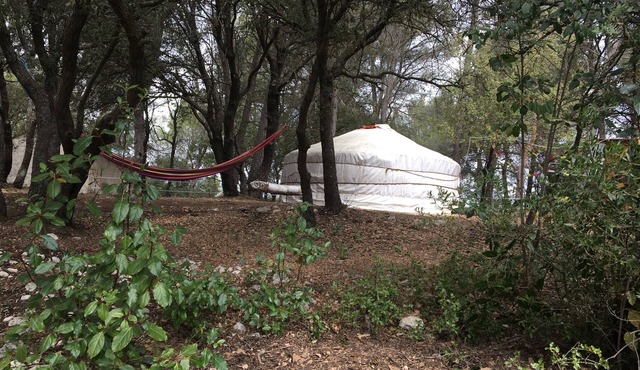 Yourte Dans la Campagne Aixoise