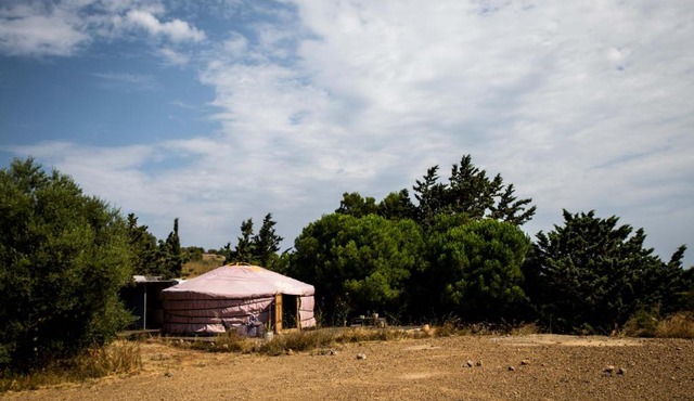 Yourte face à la mer