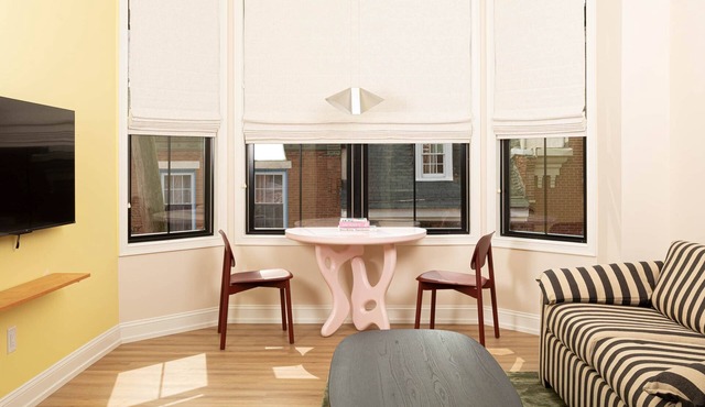 Yowie - Suite 301 One Bedroom King